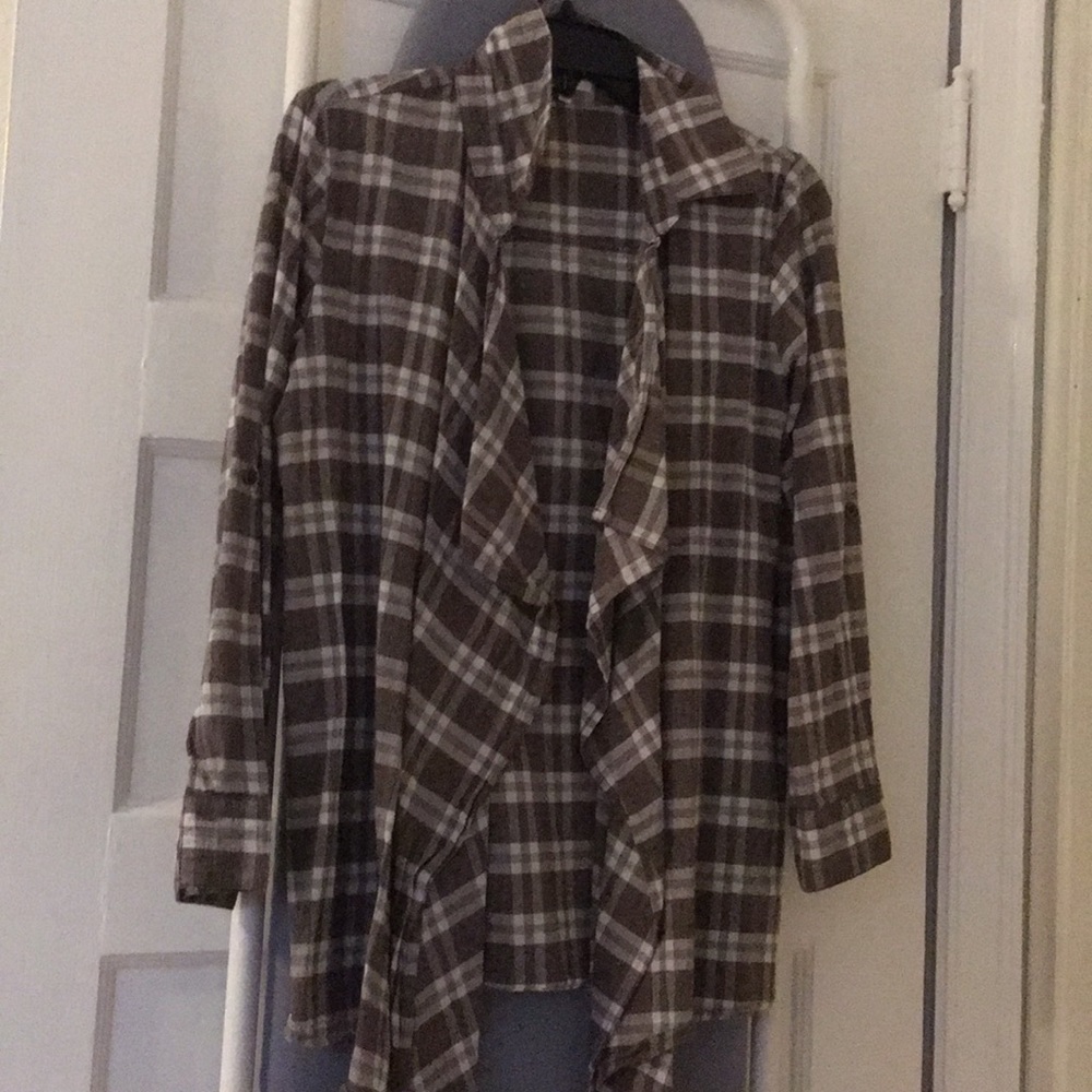 Size Medium-Brown & White Top!